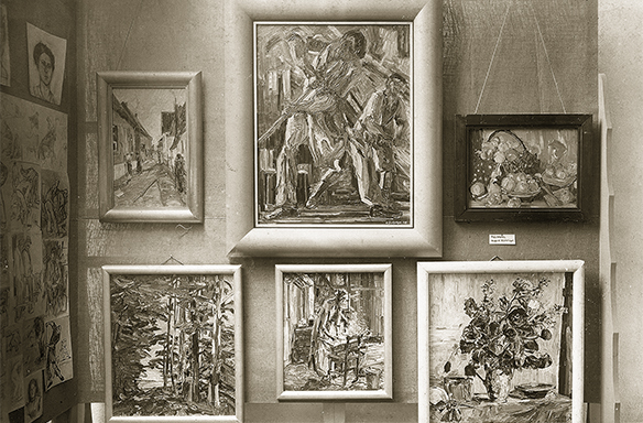 Peter August Böckstiegels Gemälde und Zeichnungen (links) in der Ausstellung der Bielefelder Handwerker- und Kunstgewerbeschule, Herbst/Winter 1913